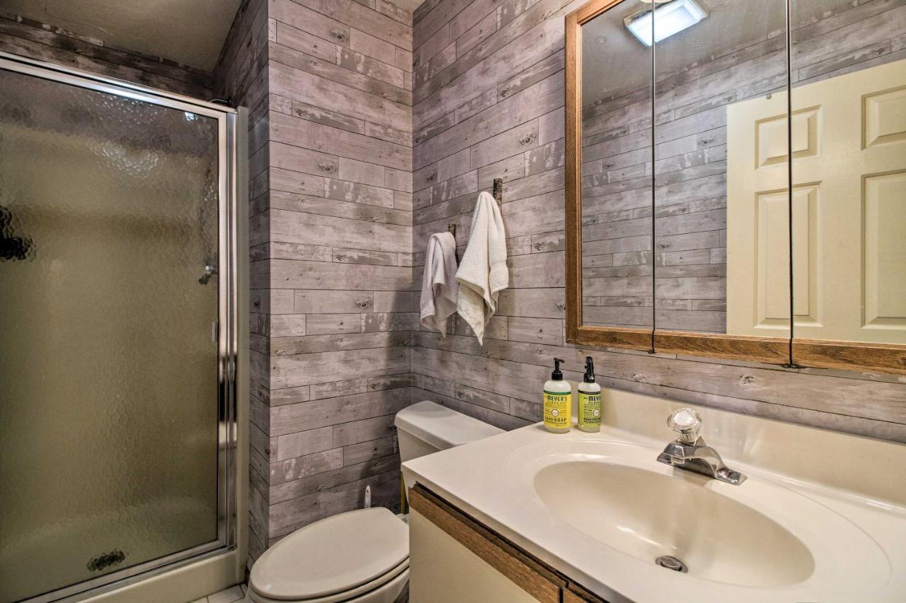 Timber Creek Townhome With 2 Decks And Mtn Views! West Dover Exteriér fotografie
