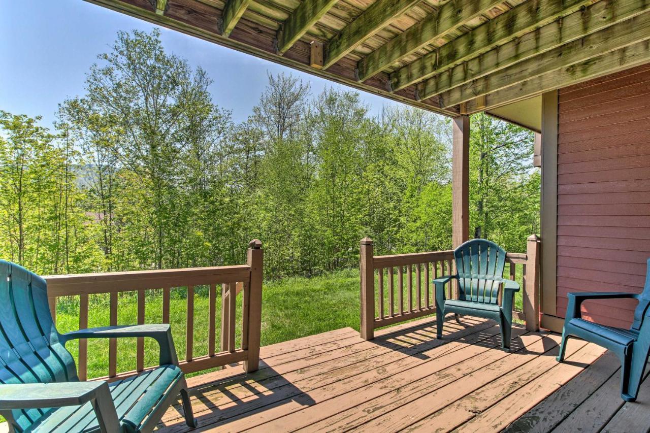 Timber Creek Townhome With 2 Decks And Mtn Views! West Dover Exteriér fotografie