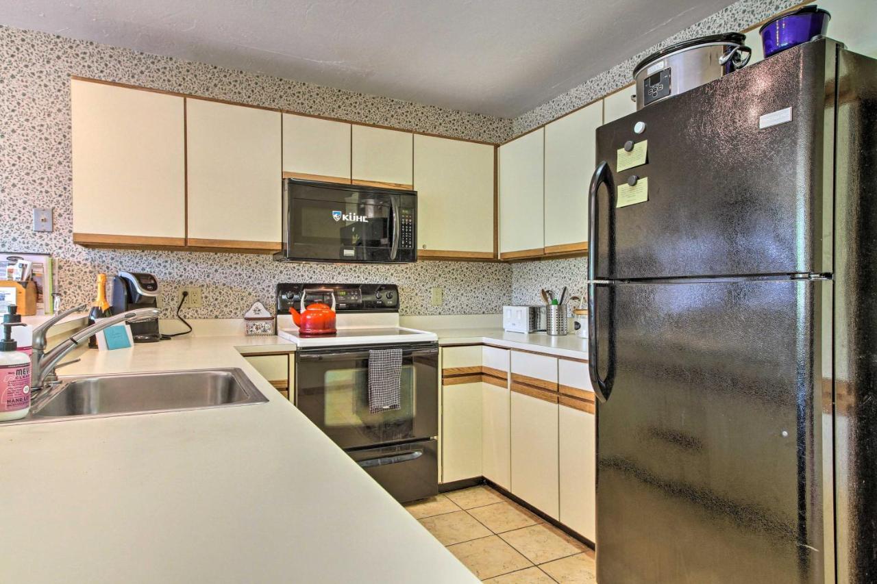 Timber Creek Townhome With 2 Decks And Mtn Views! West Dover Exteriér fotografie